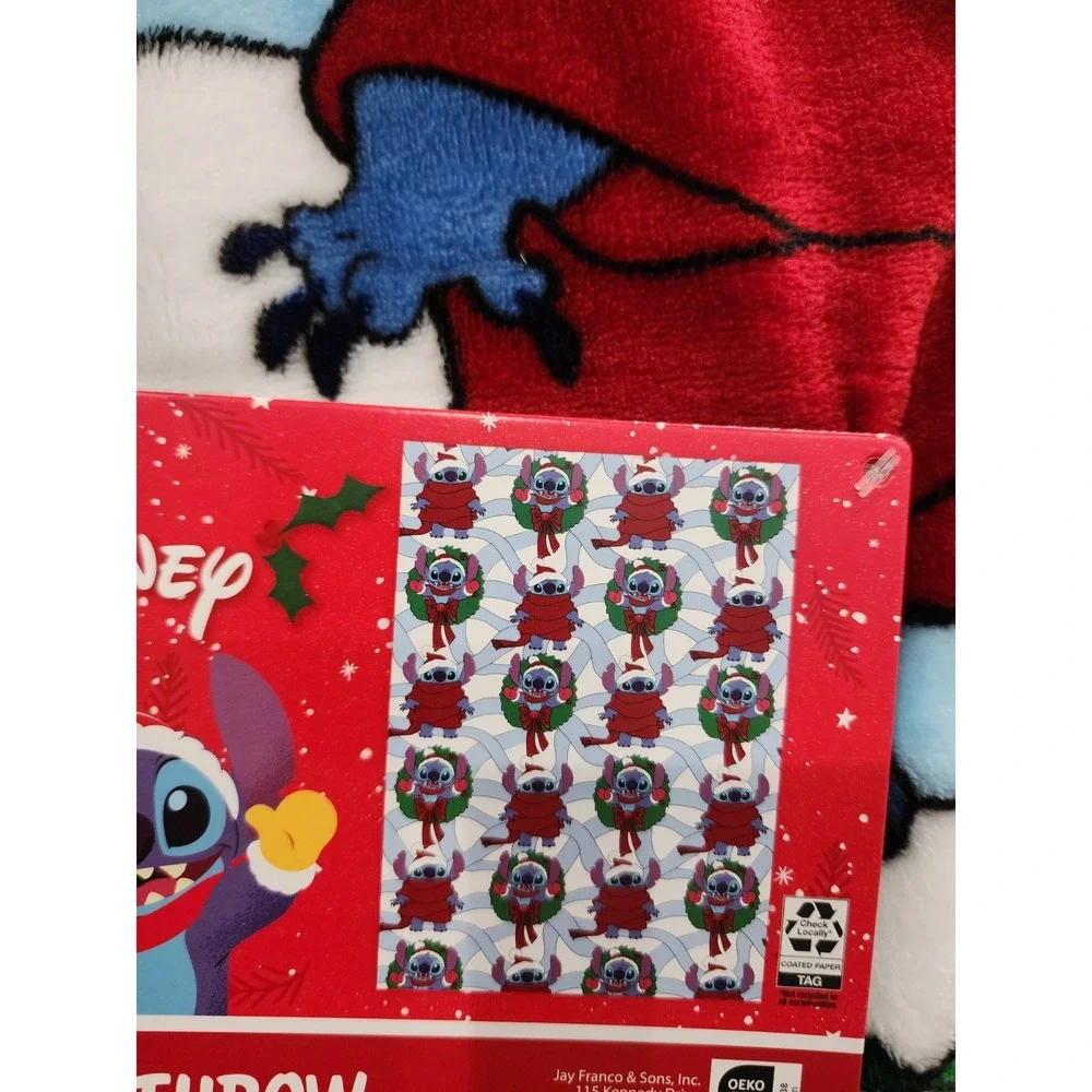 Disney Lilo & Stitch Christmas Holiday Soft Plush Throw Blanket Wreath Santa Hat